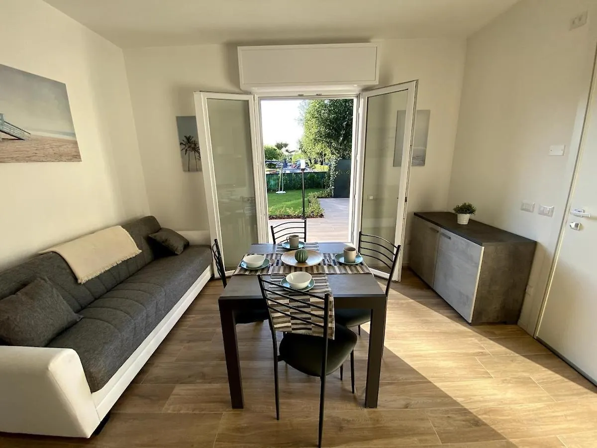 Apartment Appartamento Con Giardino Indipendente 250 Mt Dal Mare Riccione Italy